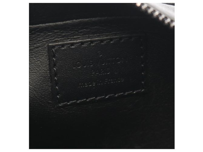 Clutch Louis Vuitton Monogram Shadow Nero - vista 4
