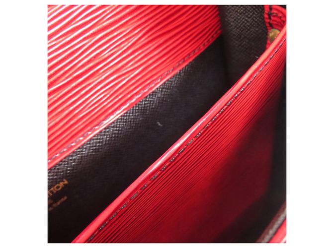 Borsa a Spalla Louis Vuitton Epi Leather Cartouchiere Rosso - vista 8