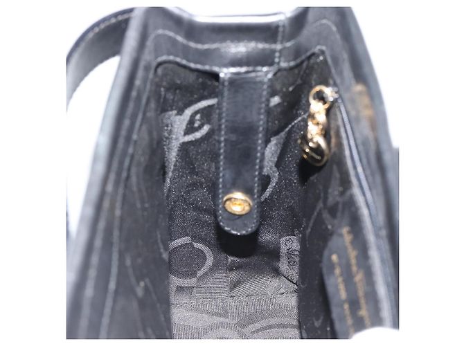 Salvatore Ferragamo Vala Shoulder Bag Leather Black Gold Auth ka5045 Golden - view 18