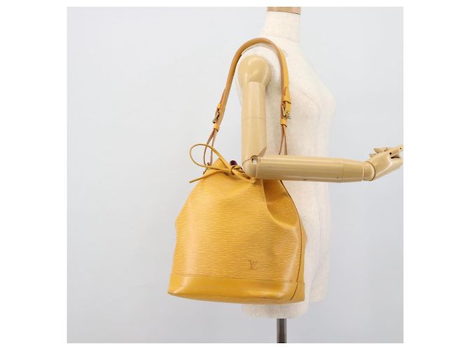 Borsa a tracolla LOUIS VUITTON Epi Noe Tassili Yellow M44009 LV Auth ka5048 - vista 19