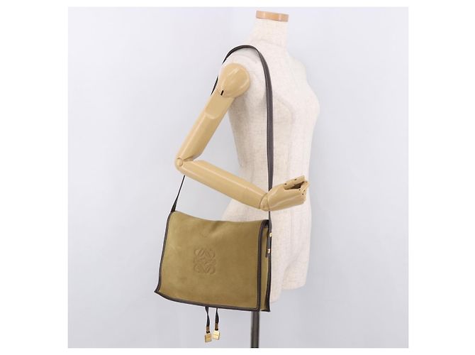 LOEWE Anagram Shoulder Bag Suede Beige Gold Auth 190571 D'oro - vista 24