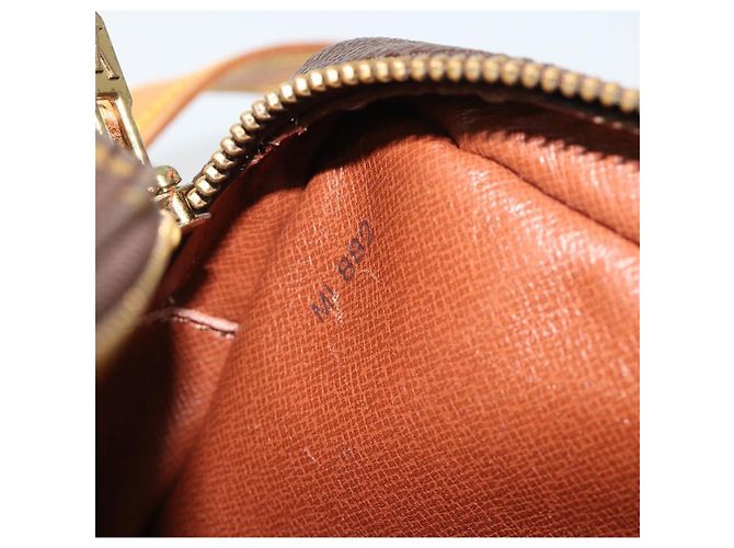 LOUIS VUITTON Monogram Jeune Fille GM Shoulder Bag M51225 LV Auth 189527 Monogramma - vista 12