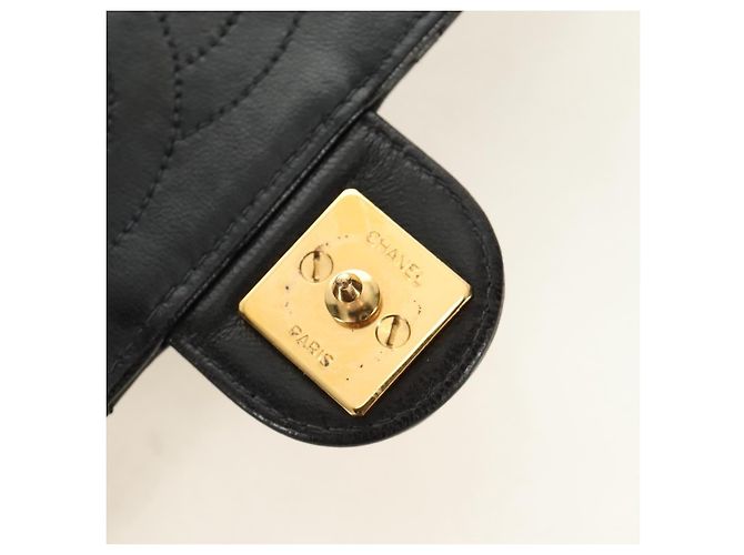 CHANEL Matelasse Chain Shoulder Bag Lamb Skin Black Gold CC Auth 189753V Nero D'oro - vista 8