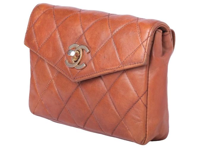 Marsupio in agnello con logo CC Chanel Camel Cammello - vista 2