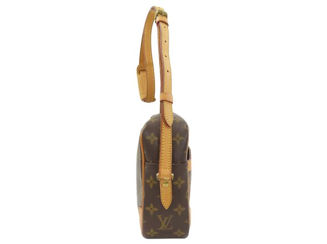Borsa a Spalla Louis Vuitton Monogram Trocadero 27 Monogramma - vista 3