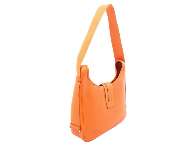 Borsa a tracolla in pelle Taurillon Clemence arancione Hermès - vista 2