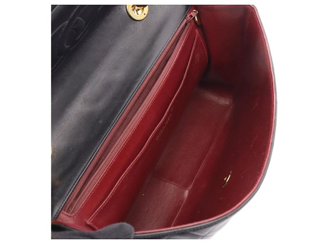 Borsa a tracolla Chanel Large Matelassé 34 Nero - vista 3