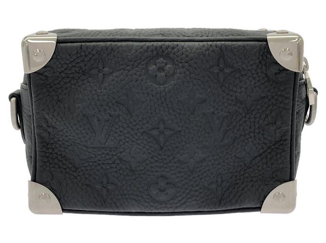 Borsa a tracolla Louis Vuitton Taurillon Monogram Mini Soft Trunk Nero - vista 2