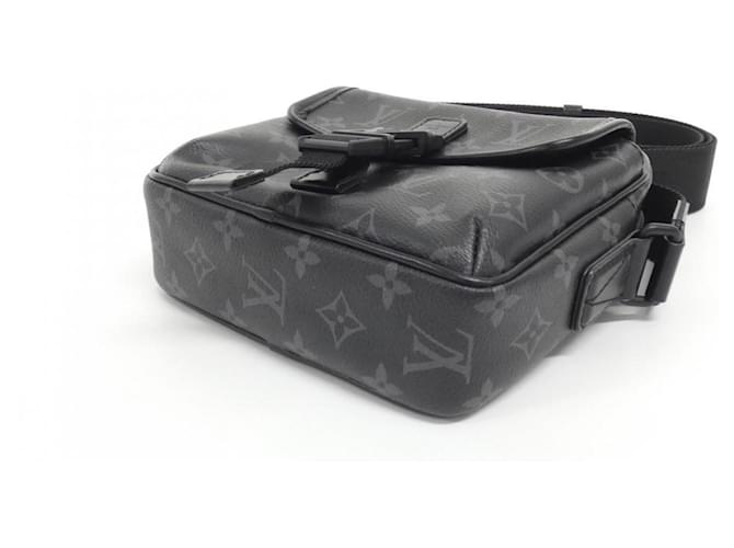 Borsa Messenger Louis Vuitton Monogram Eclipse Getaway Nero - vista 3
