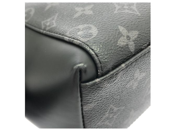 Borsa a tracolla Louis Vuitton Monogram Eclipse Messenger Voyage PM Nero - vista 3