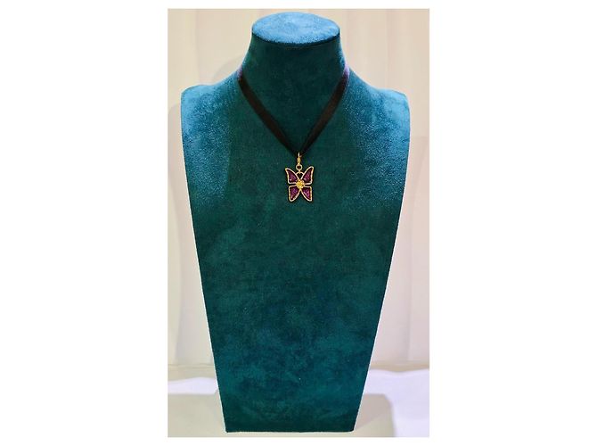 Yves Saint Laurent Pendente a farfalla in metallo dorato e smalto viola D'oro Porpora - vista 2