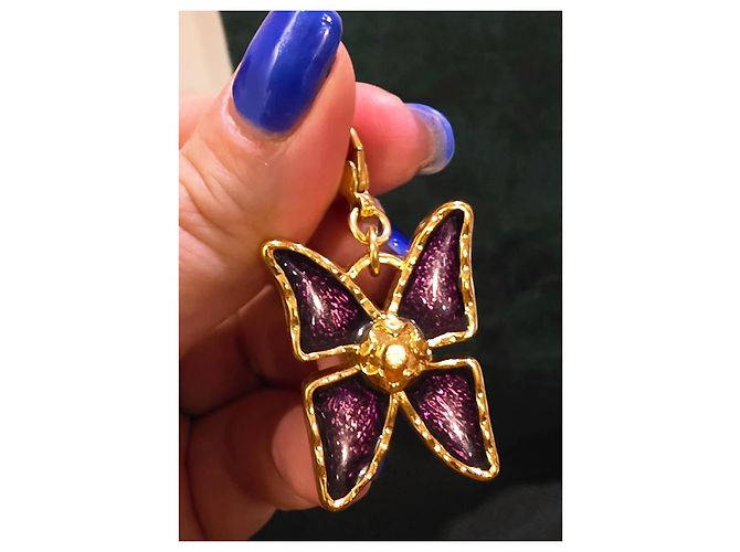 Yves Saint Laurent Pendente a farfalla in metallo dorato e smalto viola D'oro Porpora - vista 6