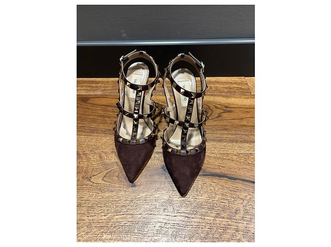 Décolleté Valentino Garavani Rockstud in scamosciato marrone - vista 2