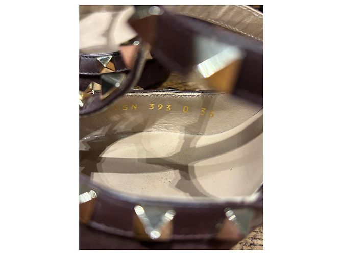 Décolleté Valentino Garavani Rockstud in scamosciato marrone - vista 4