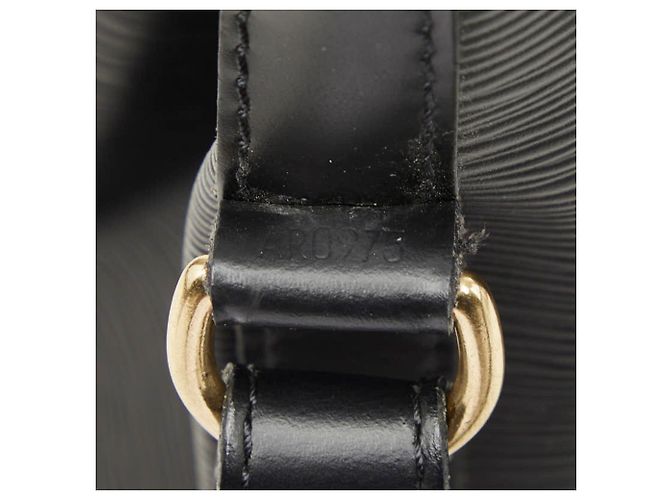 Noe Borsa a tracolla Louis Vuitton Epi Petit Noé Nero - vista 11