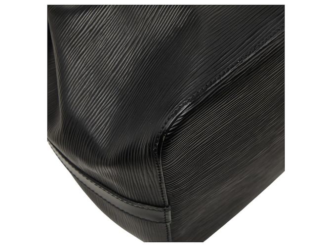 Noe Borsa a tracolla Louis Vuitton Epi Petit Noé Nero - vista 7