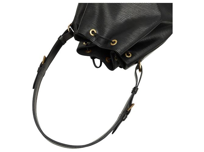 Noe Borsa a tracolla Louis Vuitton Epi Petit Noé Nero - vista 9