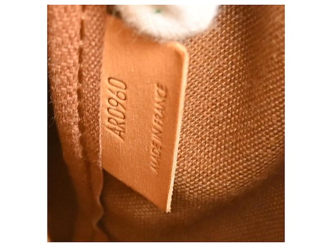 Louis Vuitton Saumur Monogram Canvas Marrone - vista 6