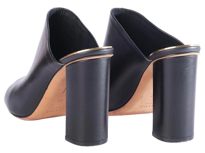 Céline Sandali piatti in pelle nera Celine con dettagli dorati Nero - vista 3