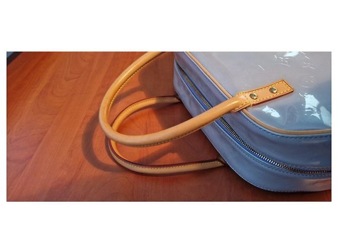 Louis Vuitton Alma PM Monogram Vernis Blu chiaro - vista 5