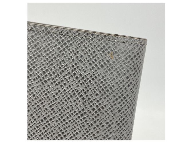 Louis Vuitton Taiga Portefeuille Brazza Long Wallet - vista 6