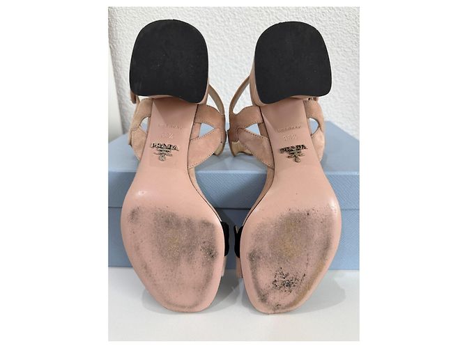 Prada Veloursleder Sandalen mit Blockabsatz - Beige/Schwarz 36.5 - Ansicht 9