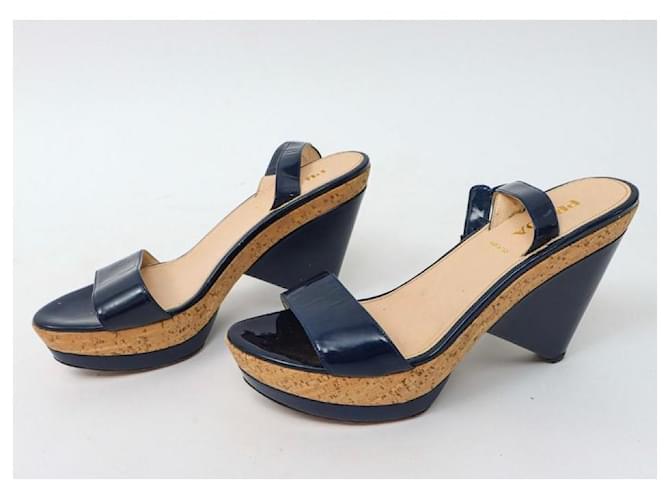 Sandali con Zeppa Prada in Vernice Blu - vista 2