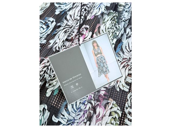 Autre Marque Marco de Vincenzo Falda midi plisada de malla estampada Spring 2016 Negro Multicolor - vista 10