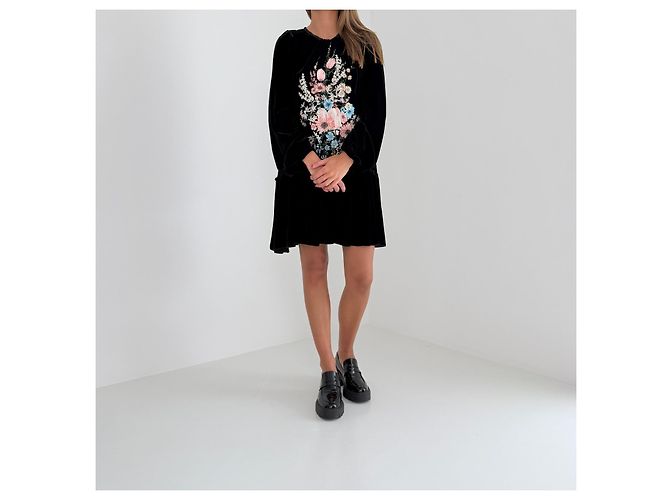N°21 Schwarzes Samtkleid mit Blumenstickerei Mehrfarben - Ansicht 2