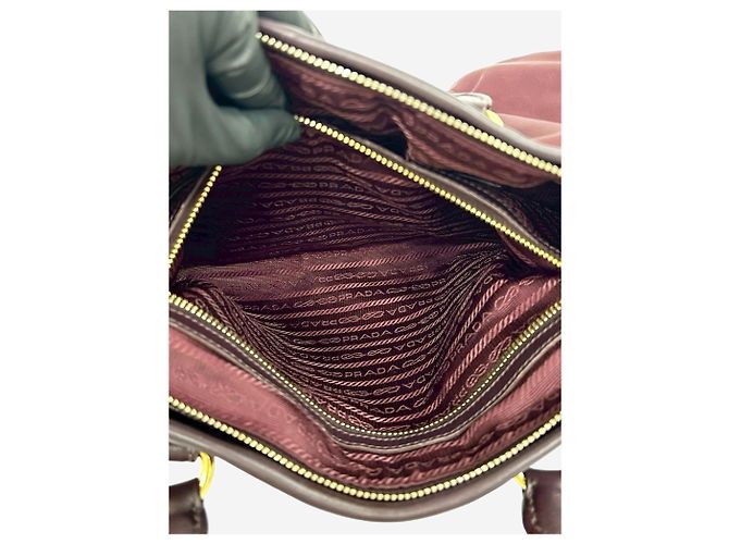 Prada Borsa a manico superiore in nylon e pelle bordeaux Bordò - vista 5