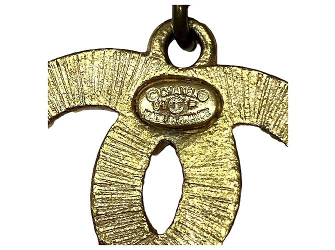 Bracciale con charm Chanel in oro D'oro - vista 5