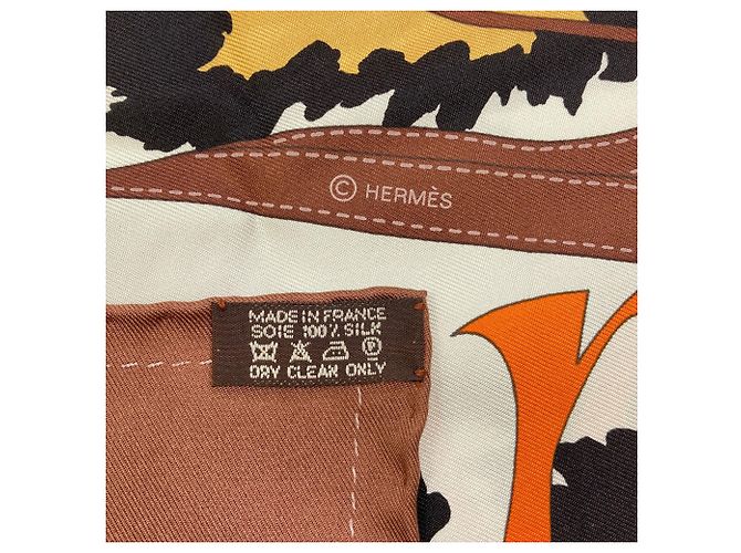 Hermès Sciarpa Hermes Carre 90 Monsieur & Madame Marrone - vista 5