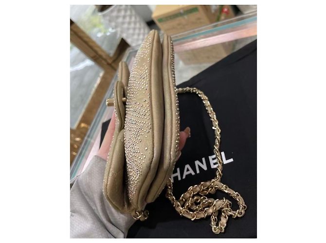 Chanel Borsa a Patta in Pelle Dorata e Strass D'oro - vista 3