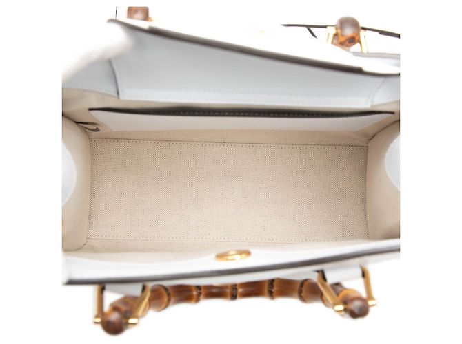 Gucci Diana Satchel aus weißem Kalbsleder und Bambus, Größe Medium - Ansicht 4