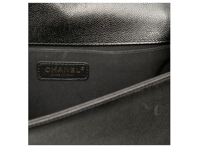 Le Boy Chanel Black Old Medium Chevron Caviar Boy Flap Preto - vista 5