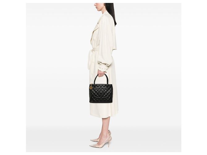 Tote Chanel Black Caviar Medallion Nero - vista 6