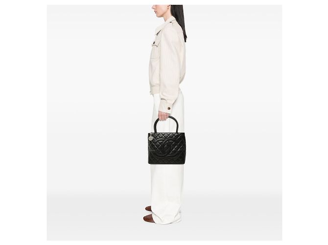 Tote Chanel Black Caviar Medallion Nero - vista 6