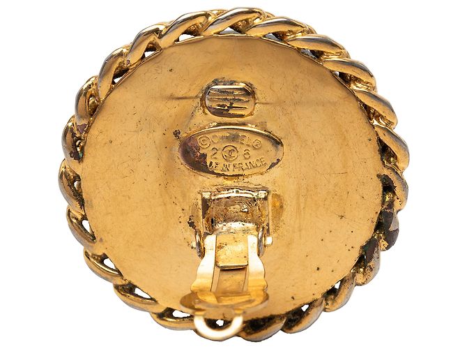Orecchini a clip Chanel Gold in resina dorata e perle sintetiche con catena e disco D'oro - vista 3