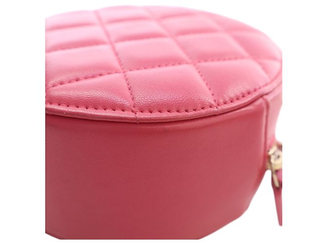 Clutch rotonda Chanel Pink CC in agnello trapuntato con charm e catena Rosa - vista 11