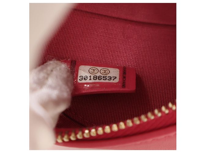 Clutch rotonda Chanel Pink CC in agnello trapuntato con charm e catena Rosa - vista 6