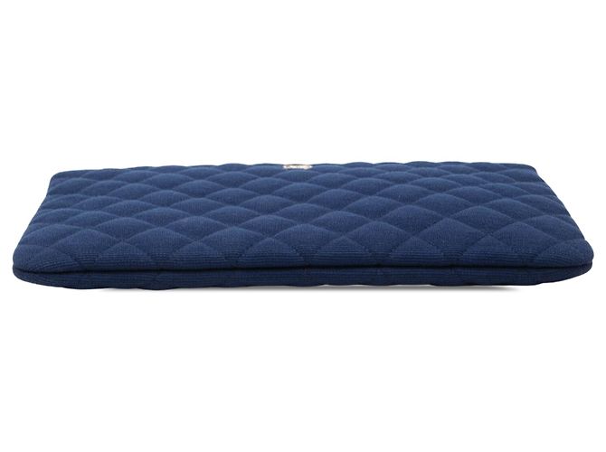 Clutch O Case Chanel Blue Medium in jersey trapuntato Blu scuro - vista 3