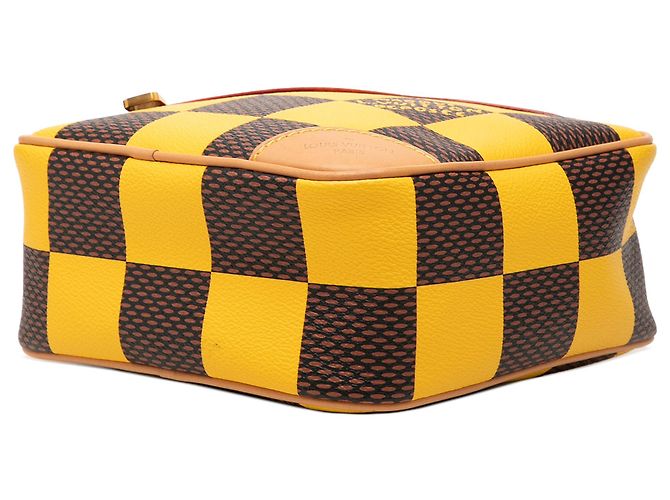 Messenger Louis Vuitton Yellow Damier Pop Chess Giallo - vista 3