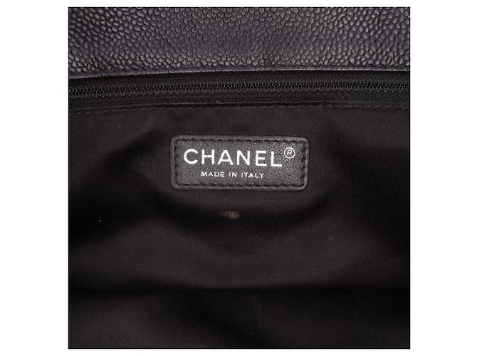 Chanel Große Einkaufstasche aus schwarzem Kaviar - Ansicht 5