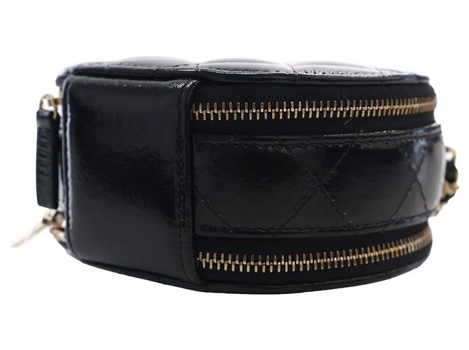 Vanity Beauty case rotondo Chanel Black Quilted Glazed Lambskin Handle With Care con catena Nero - vista 12