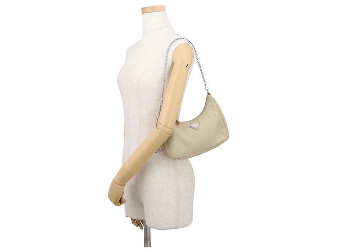 Borsa a tracolla Prada Re-Edition 2005 Re-Nylon Beige - vista 4
