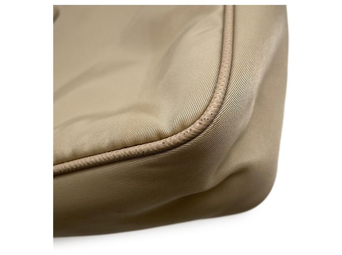 Borsa a tracolla Prada Re-Edition 2005 Re-Nylon Beige - vista 7