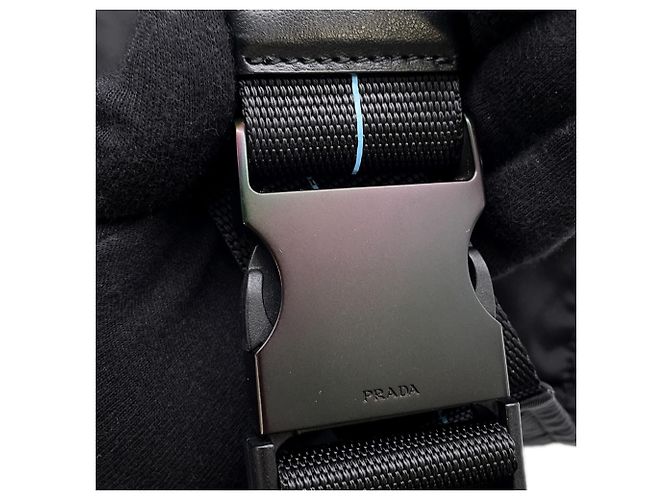 Borsa a tracolla in nylon nero e pelle Prada - vista 13