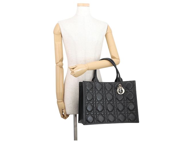 Borsa Christian Dior Macro Cannage in pelle nera Nero - vista 4