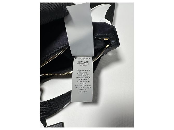 Borsa Hobo Versace Medusa Nera in Tessuto Tecnico Nero - vista 12