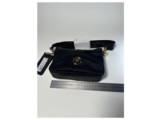 Borsa Hobo Versace Medusa Nera in Tessuto Tecnico Nero - vista 18